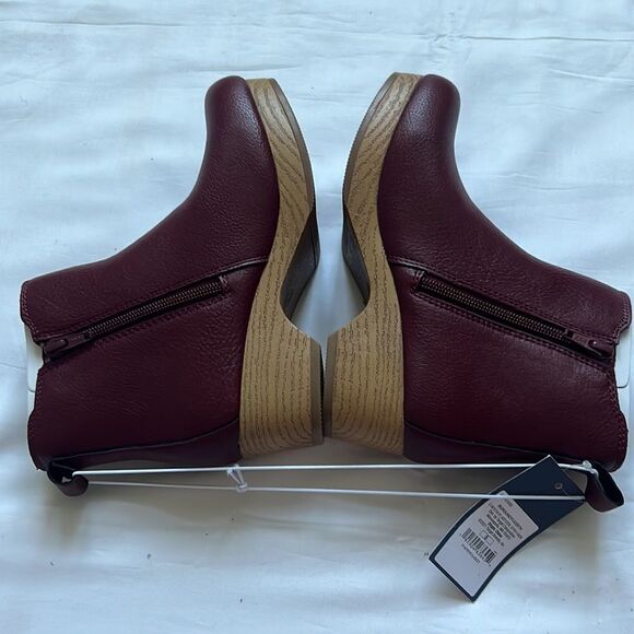 𝅺⭐️UNIVERSAL Thread Burgundy Red Memory Foam Judith Clog Boots Size 5⭐️ - Picture 7 of 7